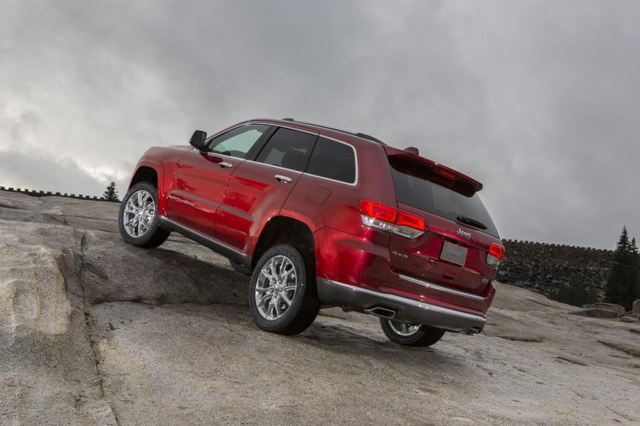  Jeep Grand Cherokee Summit 2014 года  (фото 33 из 61)